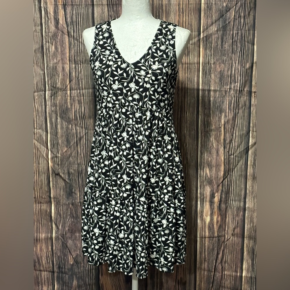 Kayleigh Marion Knit Tiered Dress Black Print Sleeveless Size small. NWT